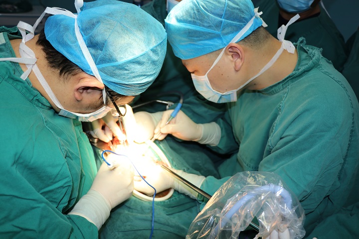 4.俞鹏飞手术.jpg 4.俞鹏飞手术.jpg